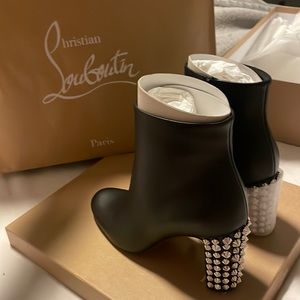 BRAND NEW! Christian Louboutins. Size 37.